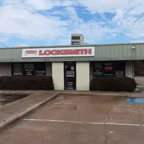 Exterior view of Michael's Keys Locksmith Rowlett, TX store location