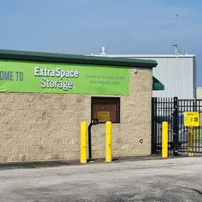 Alternate Beauty Image - Storage Express at 24130 W Riverside Dr, Channahon, IL 60410