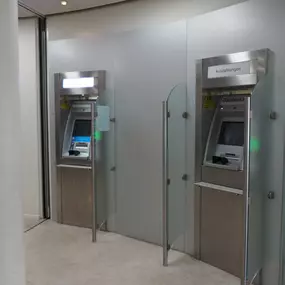 Geldautomaten in der Geschäftsstelle Achim