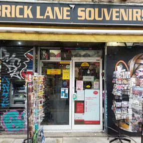 Bild von DHL Express Service Point (Brick Lane Souvenirs)