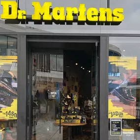 Bild von Dr. Martens Century City