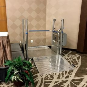 The planner for this event at the Holiday Inn in Washington, DC needed access for a group and space was of utmost importance. Greg and the Amramp Maryland/DC/No. Virginia team installed this manual wheelchair lift rental for the event.