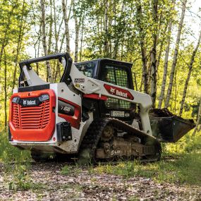 Bobcat T66 with bucket