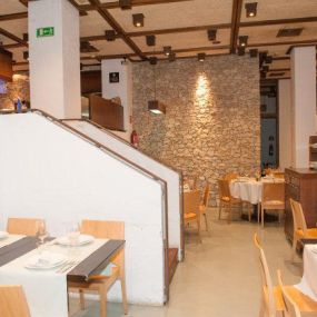 l-arruzz-interior-restaurante-02.jpg