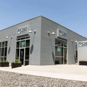 5280 Veterinary Care is a brand new and ultramodern veterinary facility offering cutting-edge veterinary services for dogs and cats in the Mile High City.