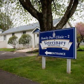 Our facility has a spacious parking lot to accommodate all of our clients and their pets.
