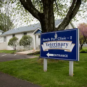 Our facility has a spacious parking lot to accommodate all of our clients and their pets.