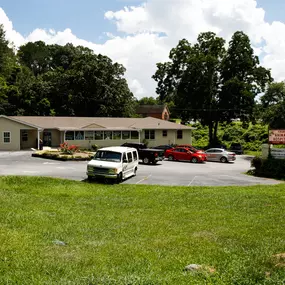 Our facility has a spacious parking lot to accommodate all of our clients and their pets.