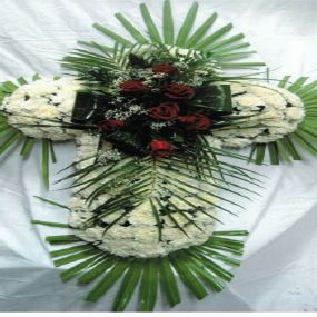 funeraria-la-milagrosa-cruz-floral-05.jpg