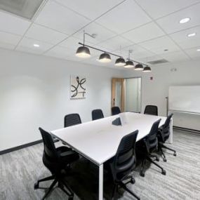 Bild von Regus - Westmont - Oakmont Plaza Dr