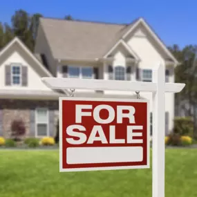 JDog Junk Removal & Hauling understands buyers are looking for homes and yards they can see themselves in, and a cluttered, messy house lacks appeal. We clean up, clear out, and declutter homes to help real estate agents and homeowners sell faster and for more money.