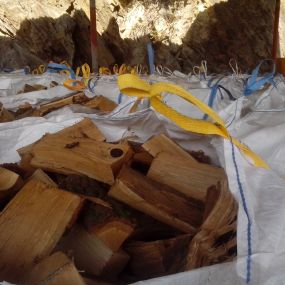 Zděnek Karas - palivové dřevo a brikety