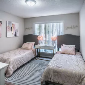 Bedroom with twin beds