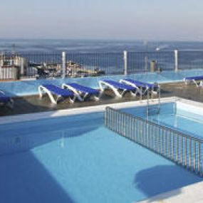 hotel-voramar-piscina-04.jpg