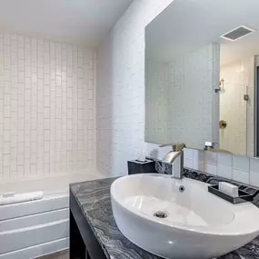 Guest room bath