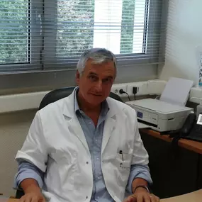 Bild von Dr Eric BONAFOS Chirurgien Esthétique Montpellier Chirurgie de la face et du cou