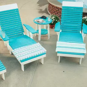 Lounge Chair - Aruba Blue / White