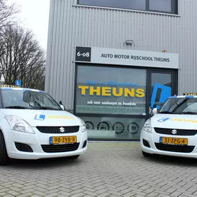 Auto- en Motorrijschool Theuns