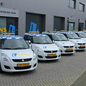 Auto- en Motorrijschool Theuns