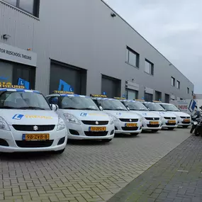 Auto- en Motorrijschool Theuns