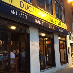 Ducali Pizzeria: Open Air Dining