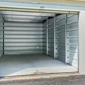 Affordable self storage units near Worchester, MA