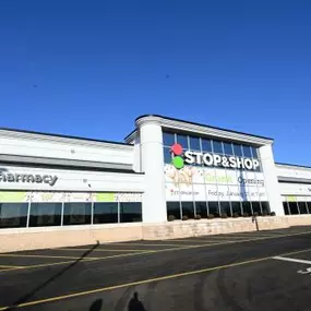 Exterior shot of Stop & Shop location