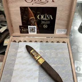 OLIVA MELANIO V MADURO CIGARS