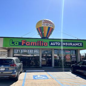 Bild von La Familia Auto Insurance & Tax Services