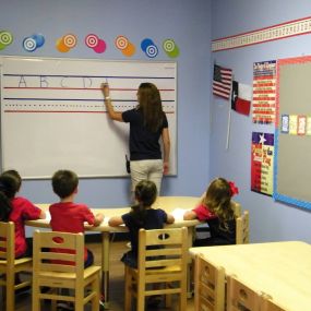 Our Kindergarten is offered as a five-day bilingual option (three days Spanish and two days English).