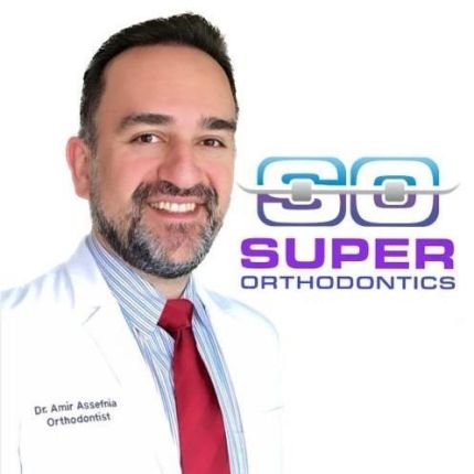 Logótipo de Super Orthodontics