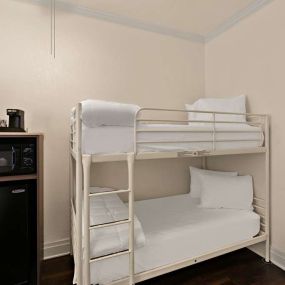 Queen Guestroom with Bunk Bed