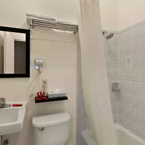 Double Bed Bathroom