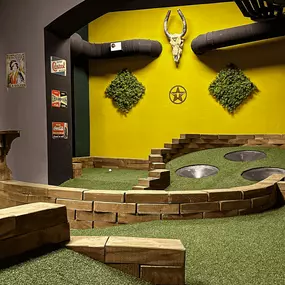 Bild von Balls&Clubs - Indoor-Minigolf in München