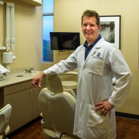 Dr. Lance Loveless, DDS, FAGD, LVIF
Dentist in Austin, TX
Bridgeview Dental
3801 N Capital of Texas Hwy J240, Austin, TX 78746
512‑347‑8299
https://www.bridgeviewdental.com

Cosmetic Dentistry, General Dentistry, & Restorative Dentistry