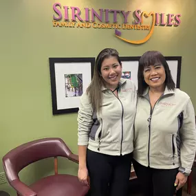 Bild von Sirinity Smiles: Sirin Ocharoen, DMD