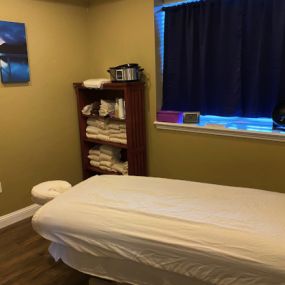 Metro Acute Chiropractic is a Chiropractor and Acupuncturist in Lone Tree, CO.