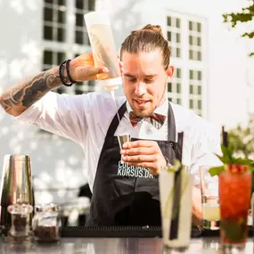 bartender for wedding