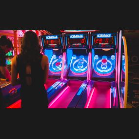 With over 50 arcade games, exciting chances to win prizes, and endless opportunities for fun, Family Fun Station is the place for the family to get together in the heart of Atlantic City. Try your hand at skeeball, pinball, and more, or get your feet moving with a Dance Dance Revolution battle.