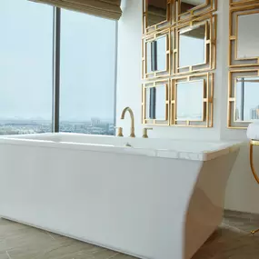 Eldorado Hotel Resort & Casino in Reno, NV suite bathtub
