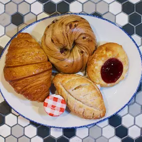 Coffee that kicks, pastries that please. Find Chef Emeril Lagasse's cozy corner for exceptional coffee and pastries inside Caesars New Orleans near the Canal Street Entrance for a morning pick-me-up. Here, coffee isn't just a pick-me-up; it's a sip of comfort. Our pastries aren't just baked goods; they're crafted with heart and soul. Stop by to get some work done, or grab a cup to go.