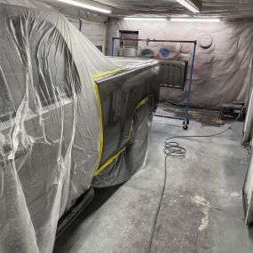Our auto paint shop is equipped with the latest technology and skilled technicians to give your vehicle a flawless finish. Trust SQR One Coll1sion Inc for all your auto painting needs.