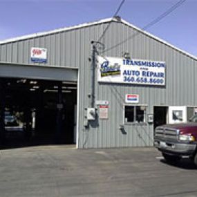 At Bud’s Auto Repair, we love helping our customers more than we love working on cars! As a full service auto repair shop, we want to help you maintain a safe and reliable vehicle. Our technicians are ASE Certified experts in both general auto repair as well as transmission repair.
Since 1980, the team at Bud’s Auto Repair has been ensuring the safety of Snohomish County residents. We’re always up to date on the latest technology, trends, and tools of the trade for all makes and models of vehicl