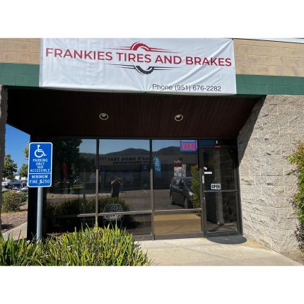 Logotipo de Frankies Tires and Brakes