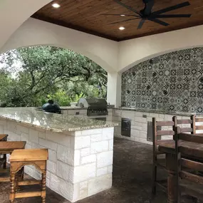 Custom Built Outdoor Kitchen Bar Designer San Antonio | Free Estimate (210) 380-5521