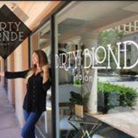 Bild von Dirty Blonde Salon Boca