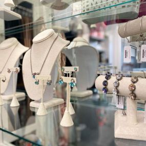 Our boutique features jewelry, clothing, purses and other accessories to help may everyday beautiful.