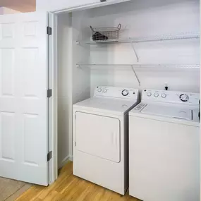 In Home Full Size Washer And Dryer