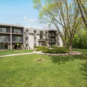 Maplewood Apartments Exterior