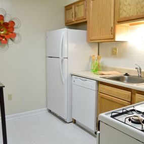 Kitchen - Wellesley House Apartments